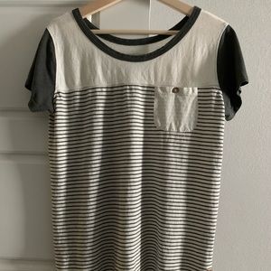 Tentree Women’s Piney Scoop Neck Tee Shirt Small